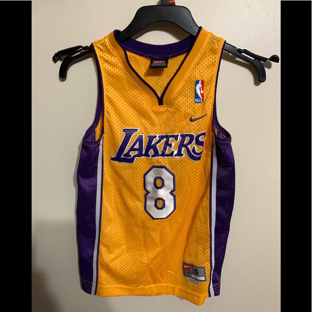SZ S Kobe jersey.